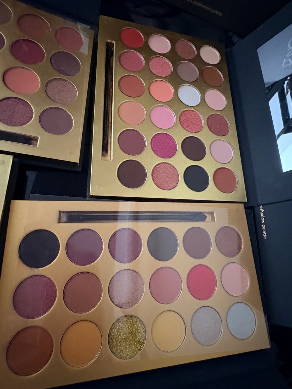 Bundle of ( 4) Eyeshadow Palette Multi-Color New/Sealed ( as pictured)
